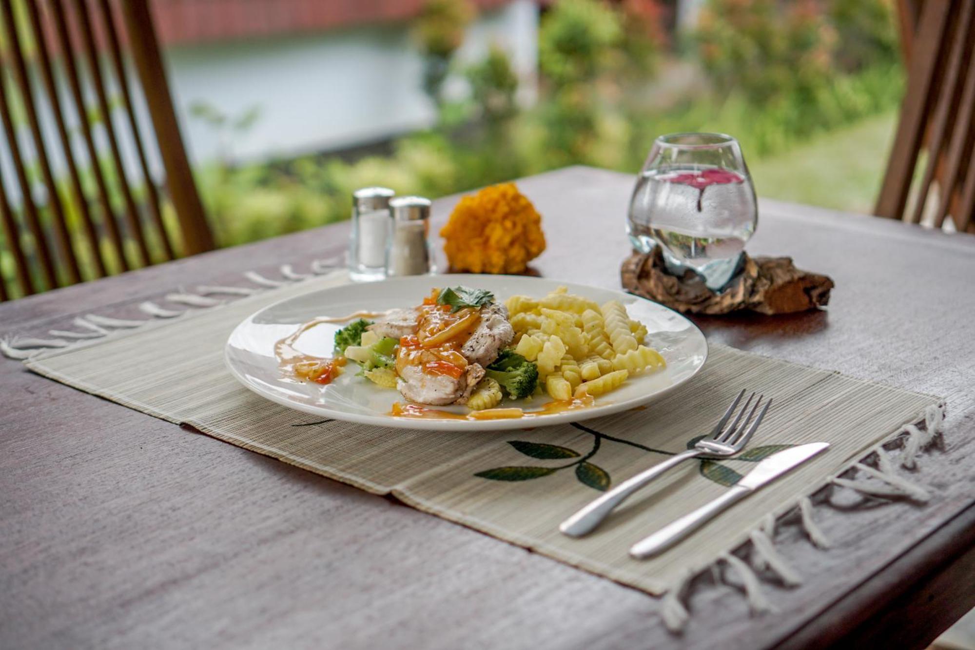 Guest house Nyamane View By Eps 4*